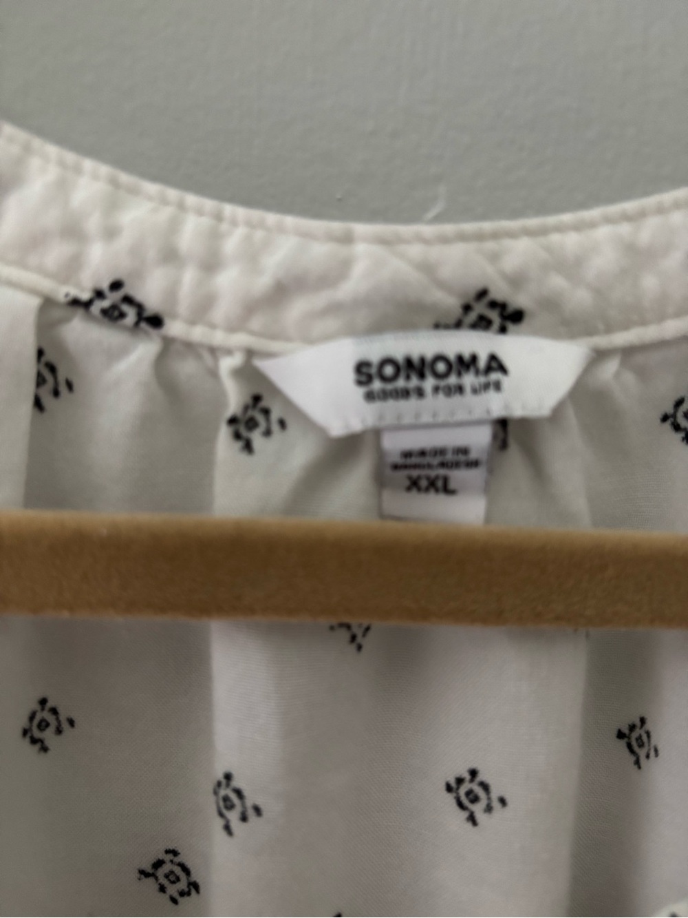 Sonoma White Short-Sleeve Pintuck Blouse with Black Geo Print - Picture 2 of 3